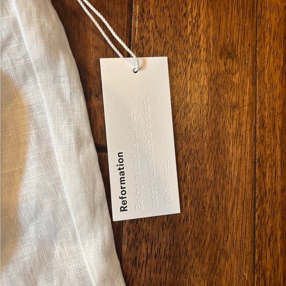 NWT Reformation white LINEN shorts! Luxury! Beachy! Boho ! Sz M - Picture 2 of 5
